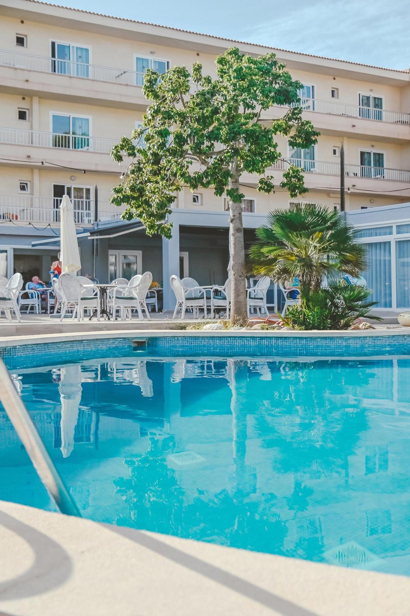 קאלה ראטג'אדה Hotel Lliteras מראה חיצוני תמונה