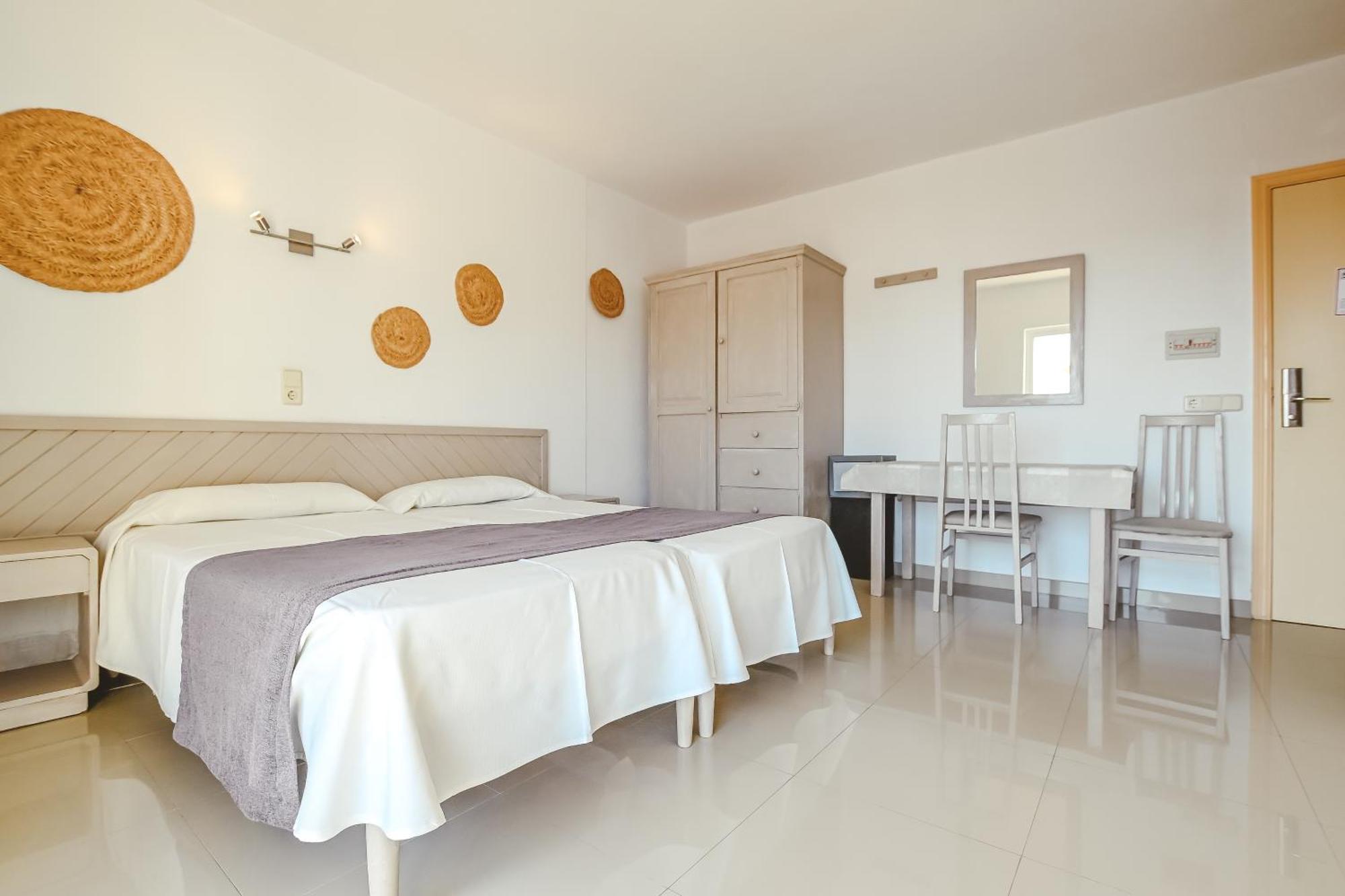 קאלה ראטג'אדה Hotel Lliteras מראה חיצוני תמונה